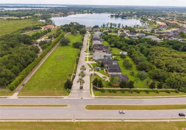 Photo 4 of Single family home for sale at 1720 Lake Roberts Landing Dr, Winter Garden, FL 34787 | MLS# O6436608 | Listing updated on 2026-09-11