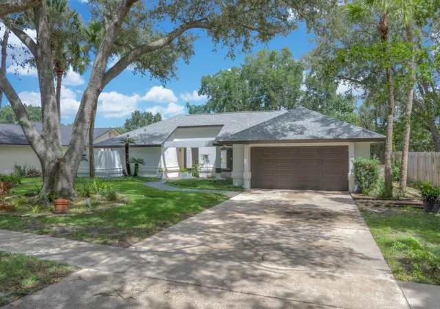 Photo 2 of Single family home for sale at 381 Haverlake Cir, Apopka, FL 32712 | MLS# O6436624 | Listing updated on 2026-10-04