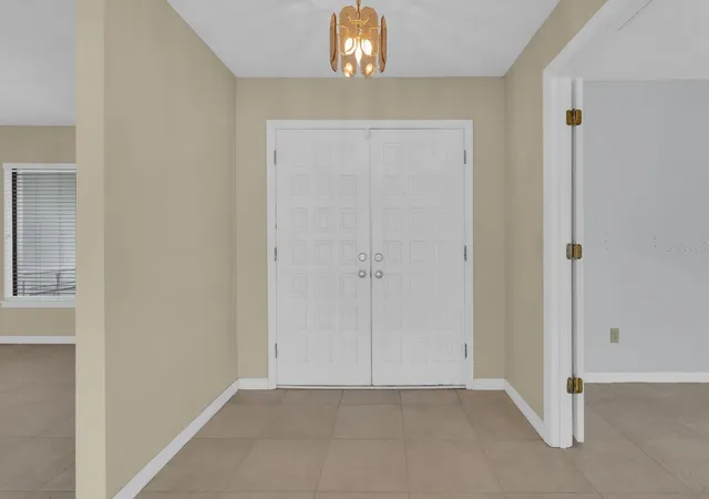 Photo 3 of Single family home for sale at 381 Haverlake Cir, Apopka, FL 32712 | MLS# O6436624 | Listing updated on 2026-10-04