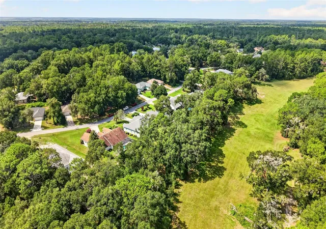 Photo 4 of Single family home for sale at 19647 Sw 93Rd Pl, Dunnellon, FL 34432 | MLS# OM731087 | Listing updated on 2026-09-12