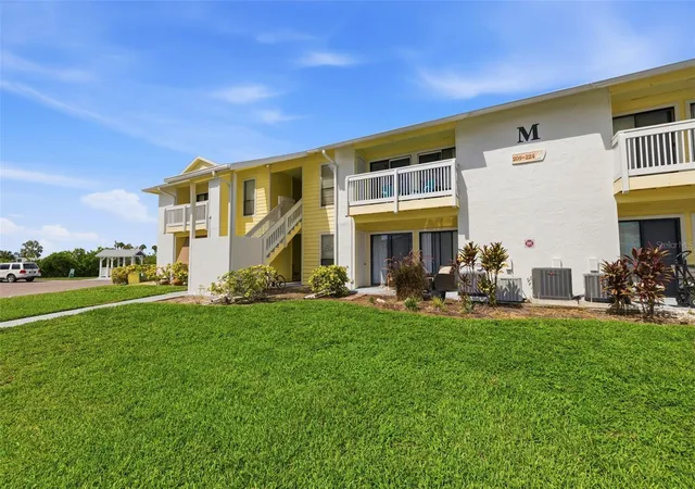 Photo 2 of Condo for sale at 455 Alt 19 S #218, Palm Harbor, FL 34683 | MLS# TB8542580 | Listing updated on 2026-09-27