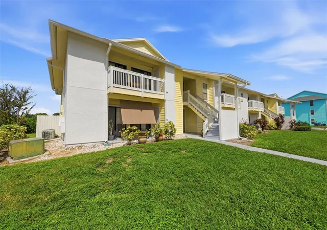 Photo 3 of Condo for sale at 455 Alt 19 S #218, Palm Harbor, FL 34683 | MLS# TB8542580 | Listing updated on 2026-09-27