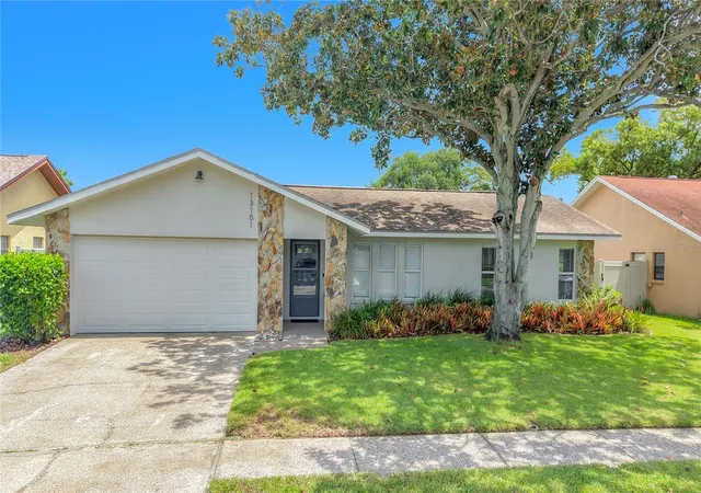 Photo 1 of Single family home for sale at 13101 116th St, Largo, FL 33778 | MLS# TB8542586 | Listing updated on 2026-10-02