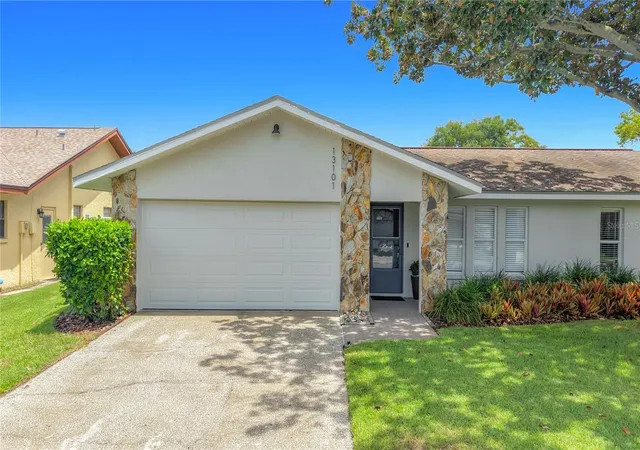 Photo 2 of Single family home for sale at 13101 116th St, Largo, FL 33778 | MLS# TB8542586 | Listing updated on 2026-10-02