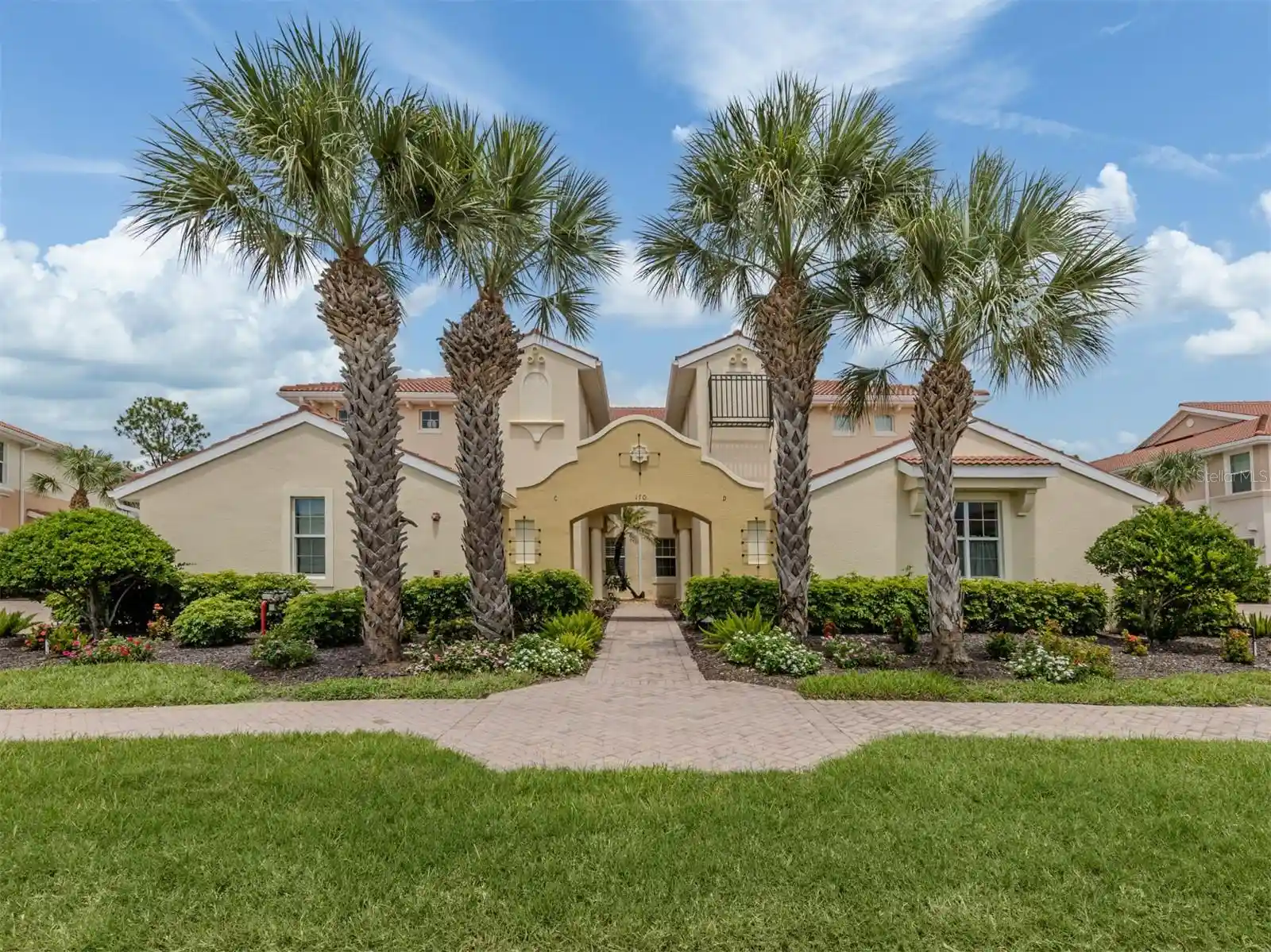 Listing Photo 1 - Condo for sale in 170 Bella Vis Ter located at 170 Bella Vis Ter, NOKOMIS, FL 34275 - Unit #20C