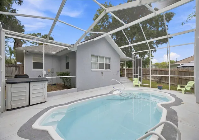 Photo 2 of Single family home for sale at 6500 Cherry Rd, OCALA, FL 34472 | MLS# OM731096 | Listing updated on 2026-10-15