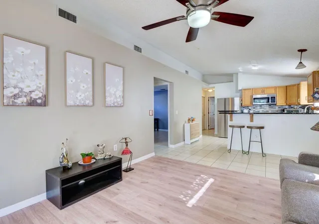 Photo 4 of Single family home for sale at 1012 Vista Palma Wy, Orlando, FL 32825 | MLS# O6436748 | Listing updated on 2026-10-10