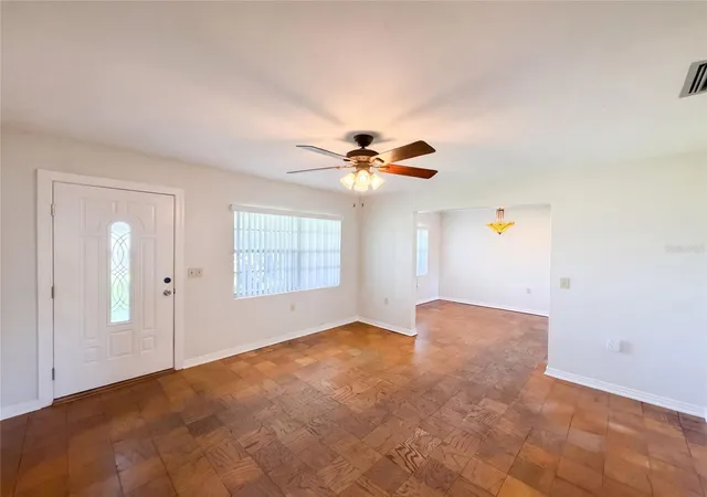 Photo 2 of Sale Pending at 1305 W Spencer St, Plant City, FL 33563 | MLS# O6436791 | Listing updated on 2026-09-14