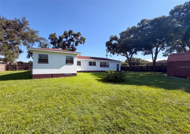 Photo 4 of Sale Pending at 1305 W Spencer St, Plant City, FL 33563 | MLS# O6436791 | Listing updated on 2026-09-14