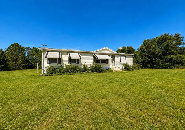 Photo 4 of Manufactured home for sale at 5350 Osceola Dr, St Cloud, FL 34773 | MLS# S5156360 | Listing updated on 2026-10-10