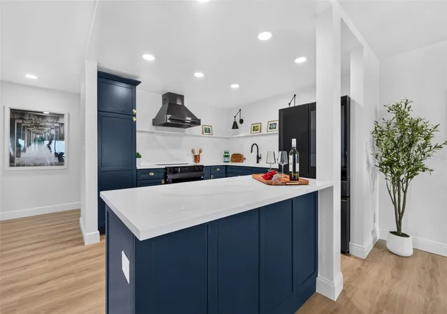 Listing Photo 4 - Condo for sale in building located at 855 Bayway Blvd, Clearwater, FL 33767 - Unit #503