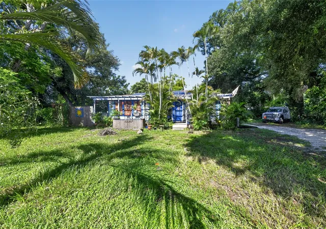 Photo 2 of Single family home for sale at 806 35th St W, Bradenton, FL 34205 | MLS# A4704153 | Listing updated on 2026-10-05