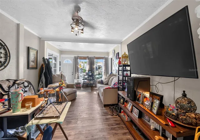 Photo 3 of Single family home for sale at 806 35th St W, Bradenton, FL 34205 | MLS# A4704153 | Listing updated on 2026-10-05
