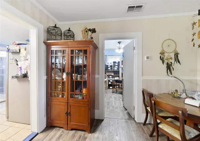 Photo 4 of Single family home for sale at 806 35Th St W, Bradenton, FL 34205 | MLS# A4704153 | Listing updated on 2026-10-05