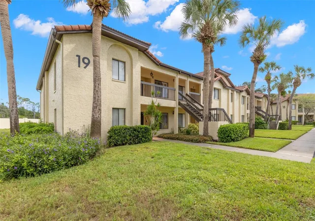 Photo 3 of Condo for sale at 1801 E Lake Rd #19D, Palm Harbor, FL 34685 | MLS# TB8542802 | Listing updated on 2026-10-03