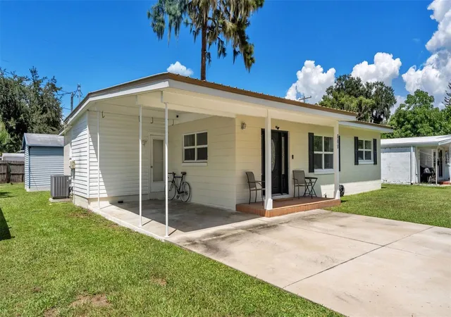 Photo 2 of Single family home for sale at 680 Sunset Dr, Bartow, FL 33830 | MLS# L4964597 | Listing updated on 2026-10-07