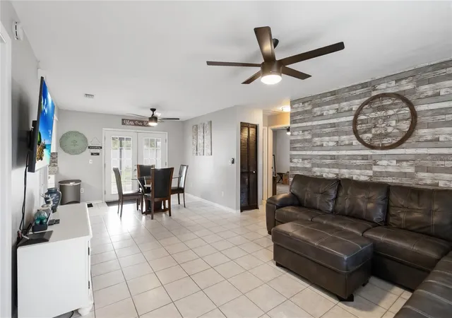 Photo 4 of Single family home for sale at 12927 Montana Woods Ln, Orlando, FL 32824 | MLS# O6436886 | Listing updated on 2026-10-07