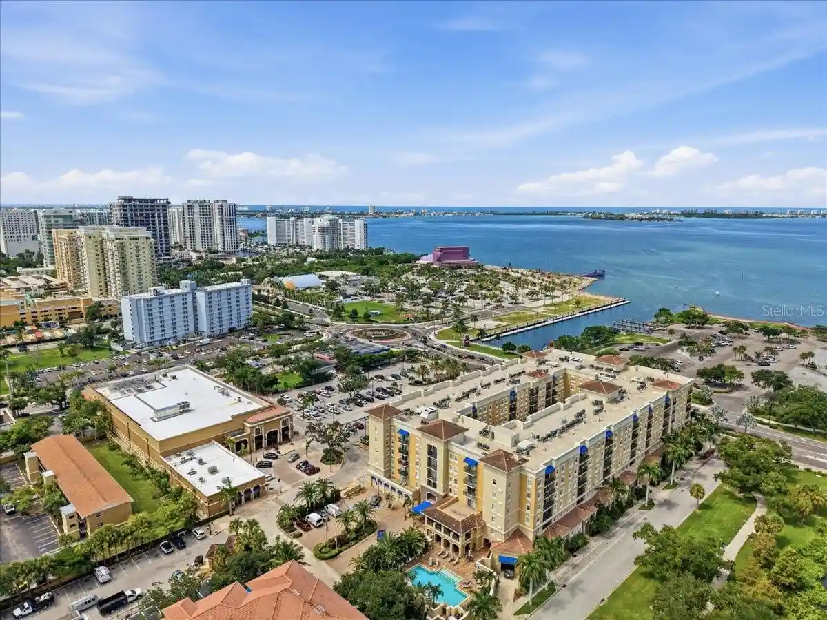 Listing Photo 2 - Condo for sale in 1064 N Tamiami Trl located at 1064 N Tamiami Trl, Sarasota, FL 34236 - Unit #1206