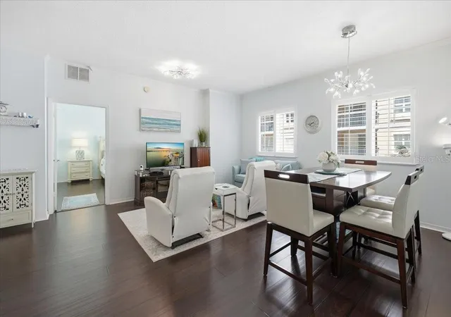 Listing Photo 4 - Condo for sale in building located at 1064 N Tamiami Trl, Sarasota, FL 34236 - Unit #1206