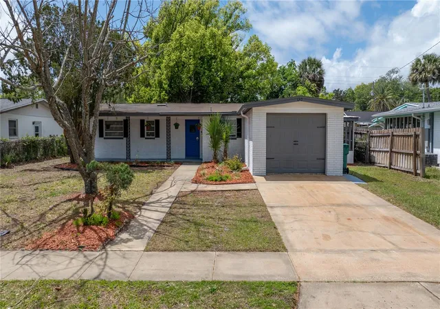 Photo 1 of Single family home for sale at 640 Westward Cir, Daytona Beach, FL 32117 | MLS# O6436922 | Listing updated on 2026-09-11
