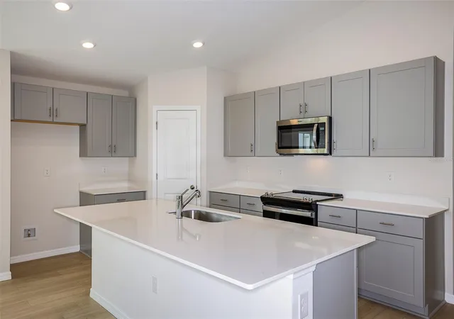 Photo 2 of Single family home for sale at 36691 Thornhedge Dr, Zephyrhills, FL 33541 | MLS# TB8542891 | Listing updated on 2026-10-05