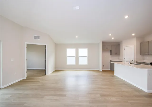 Photo 3 of Single family home for sale at 36691 Thornhedge Dr, Zephyrhills, FL 33541 | MLS# TB8542891 | Listing updated on 2026-10-05