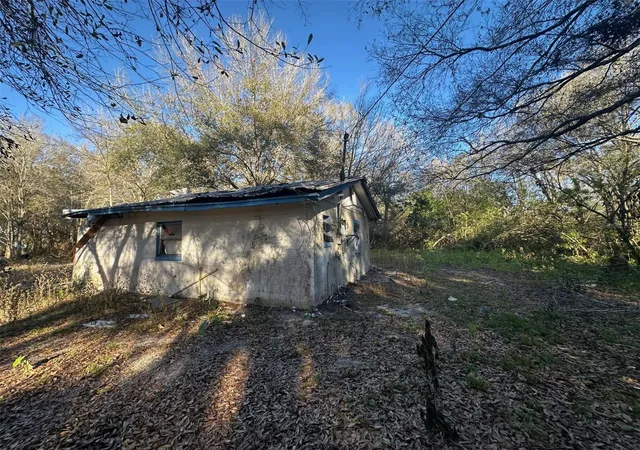 Single family home for sale at 2004 Valentine Ave, LORIDA, FL 33857 | MLS# O6436935