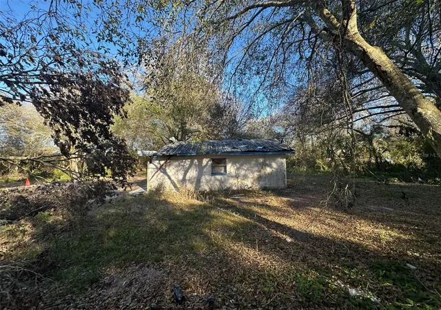 Photo 3 of Single family home for sale at 2004 Valentine Ave, Lorida, FL 33857 | MLS# O6436935 | Listing updated on 2026-10-08