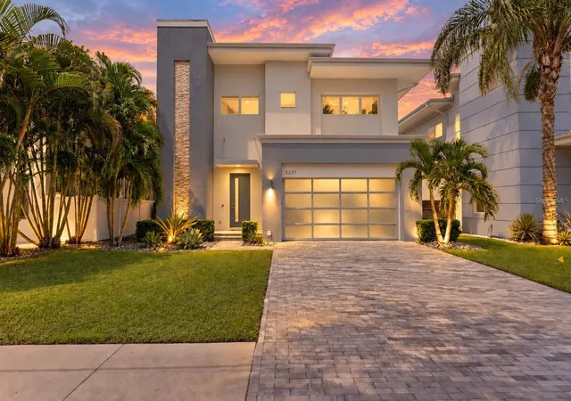 Photo 1 of Single family home for sale at 3207 W Paul Ave, Tampa, FL 33611 | MLS# TB8542918 | Listing updated on 2026-10-01