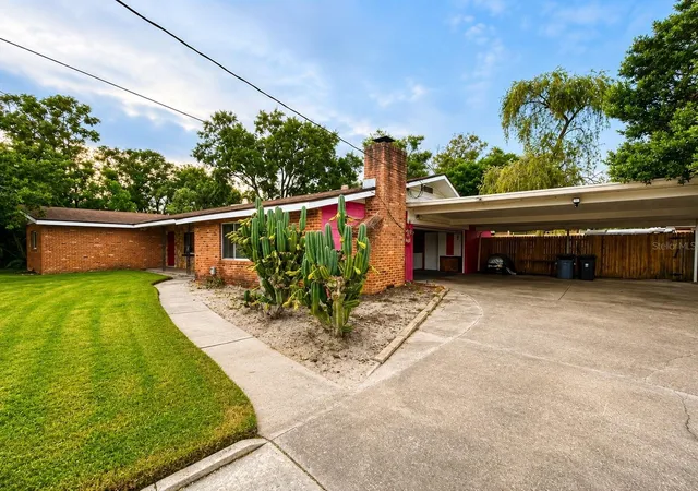 Photo 18 of Single family home for sale at 315 Lake Seminary Cir, MAITLAND, FL 32751 | MLS# S5156417 | Listing updated on 2026-10-07
