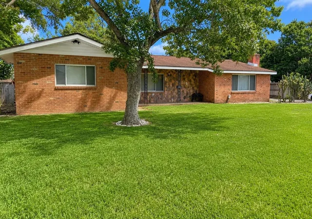 Photo 2 of Single family home for sale at 315 Lake Seminary Cir, Maitland, FL 32751 | MLS# S5156417 | Listing updated on 2026-10-07