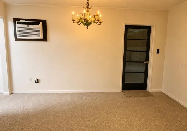Photo 4 of Single family home for sale at 315 Lake Seminary Cir, Maitland, FL 32751 | MLS# S5156417 | Listing updated on 2026-10-07