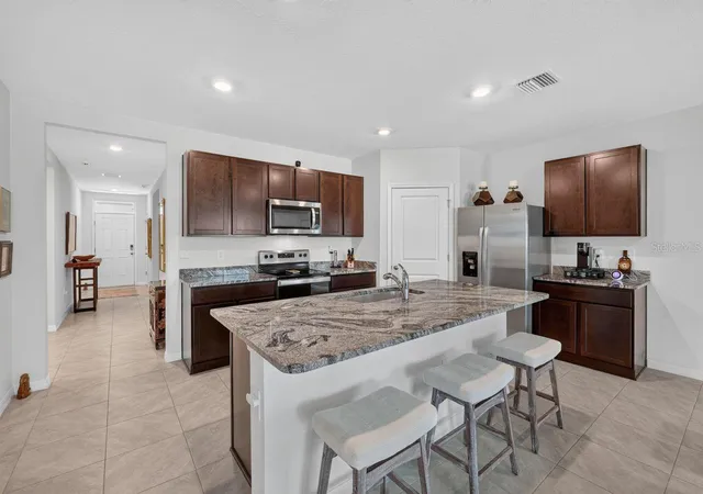 Photo 4 of Single family home for sale at 17709 Canopy Pl, Bradenton, FL 34211 | MLS# A4704205 | Listing updated on 2026-10-20