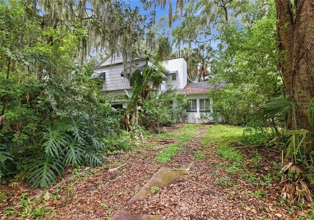Photo 1 of Sale Pending at 815 S 9th St, Leesburg, FL 34748 | MLS# G5117032 | Listing updated on 2026-10-20