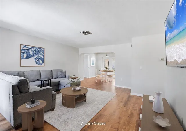 Photo 4 of Single family home for sale at 1007 Olympia Rd, Venice, FL 34293 | MLS# N6145521 | Listing updated on 2026-10-07