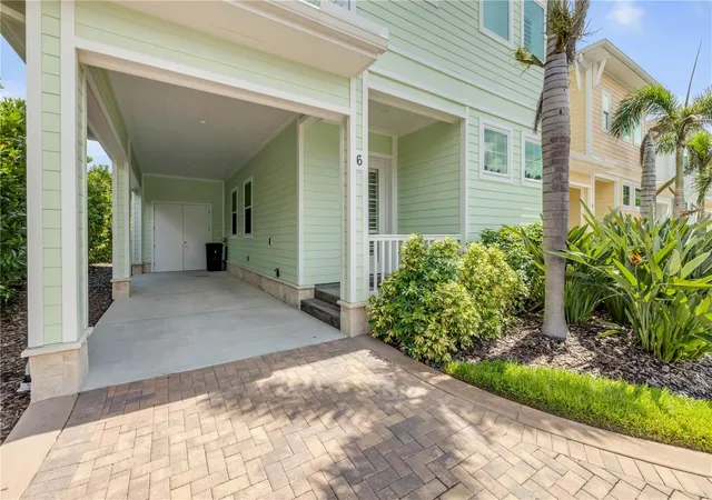 Photo 3 of Single family home for sale at 6 Old Feger Dr, New Smyrna Beach, FL 32169 | MLS# NS1089117 | Listing updated on 2026-10-08
