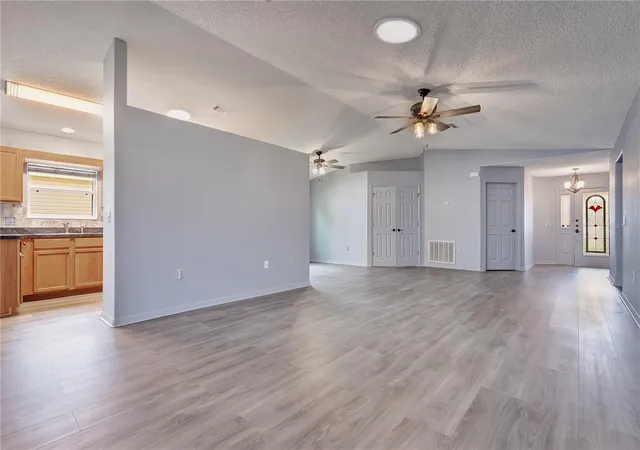 Photo 4 of Single family home for sale at 32901 Enchanted Oaks Ln, Leesburg, FL 34748 | MLS# G5117050 | Listing updated on 2026-10-10
