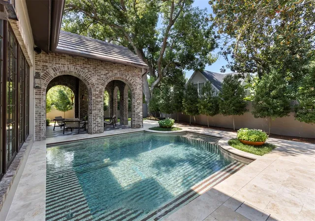Photo 3 of Single family home for sale at 702 Via Bella, Winter Park, FL 32789 | MLS# O6437125 | Listing updated on 2026-10-21