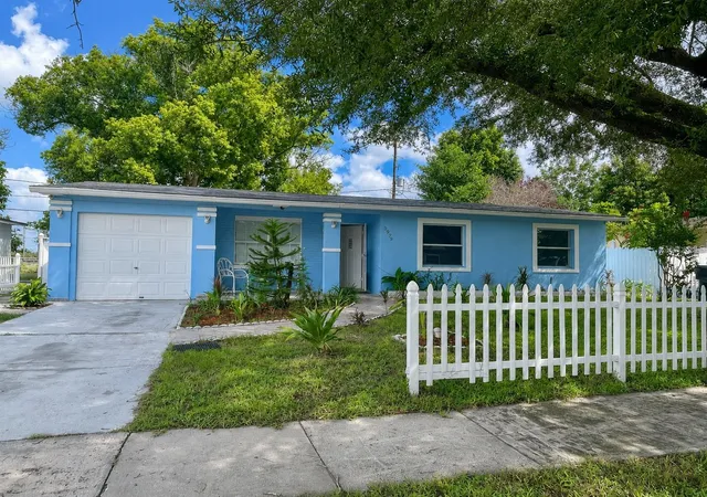 Photo 1 of Sale Pending at 3979 Sw Queen Anne Dr S, Orlando, FL 32839 | MLS# O6437197 | Listing updated on 2026-09-11