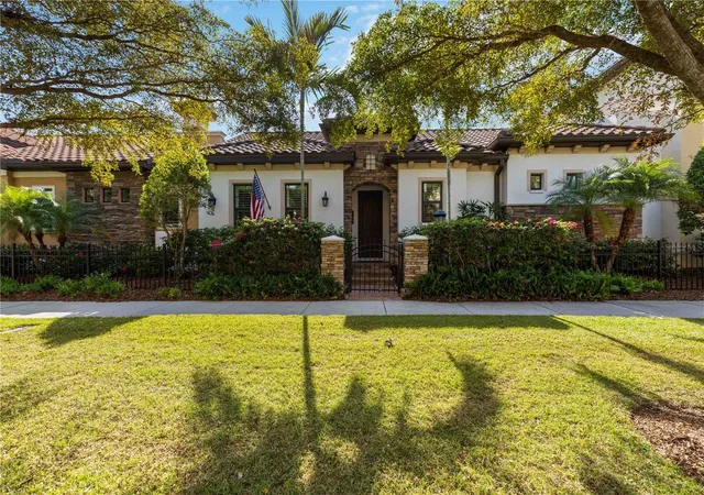 Photo 1 of Single family home for sale at 146 E Tampa Ave, Venice, FL 34285 | MLS# A4704289 | Listing updated on 2026-10-16