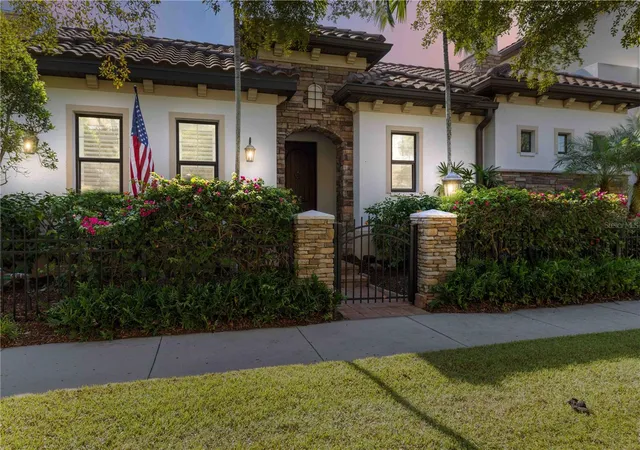 Photo 2 of Single family home for sale at 146 E Tampa Ave, Venice, FL 34285 | MLS# A4704289 | Listing updated on 2026-10-16