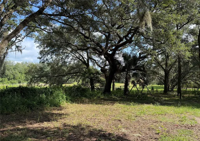 Photo 2 of Manufactured home for sale at 11324 Em En El Grv Rd, Leesburg, FL 34788 | MLS# G5117065 | Listing updated on 2026-09-15