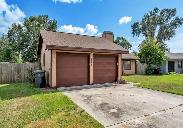 Photo 3 of Single family home for sale at 2236 Country Loop N, Lakeland, FL 33811 | MLS# L4964636 | Listing updated on 2026-10-07