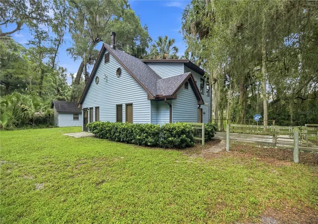 Single family home for sale at 3580 Ne 160Th Ln, CITRA, FL 32113 | MLS# OM731261
