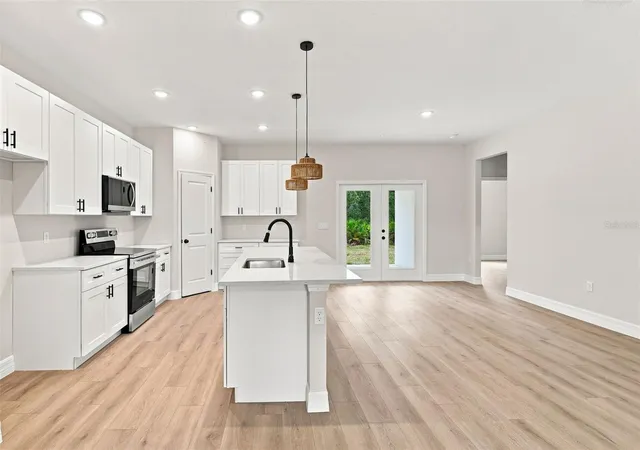 Photo 3 of Single family home for sale at 41325 Royal Trails Rd, Eustis, FL 32736 | MLS# O6437354 | Listing updated on 2026-09-15