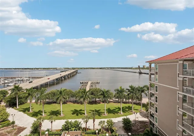 Photo 3 of Condo for sale at 808 3rd Avenue W #809, Bradenton, FL 34205 | MLS# A4704368 | Listing updated on 2026-10-03