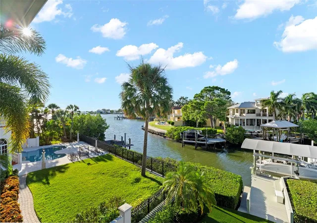 Photo 3 of Mansion for sale at 5215 W Neptune Way, Tampa, FL 33609 | MLS# TB8543506 | Listing updated on 2026-09-09