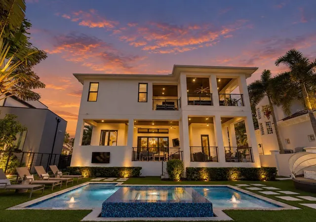 Photo 3 of Single family home for sale at 5215 W Neptune Way, Tampa, FL 33609 | MLS# TB8543506 | Listing updated on 2026-09-09