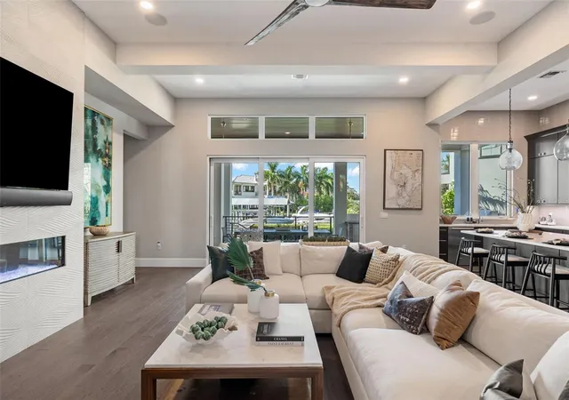 Photo 4 of Single family home for sale at 5215 W Neptune Way, Tampa, FL 33609 | MLS# TB8543506 | Listing updated on 2026-09-09