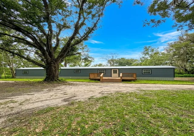 Photo 1 of Manufactured home for sale at 565 Jones Rd, Auburndale, FL 33823 | MLS# L4964655 | Listing updated on 2026-10-07